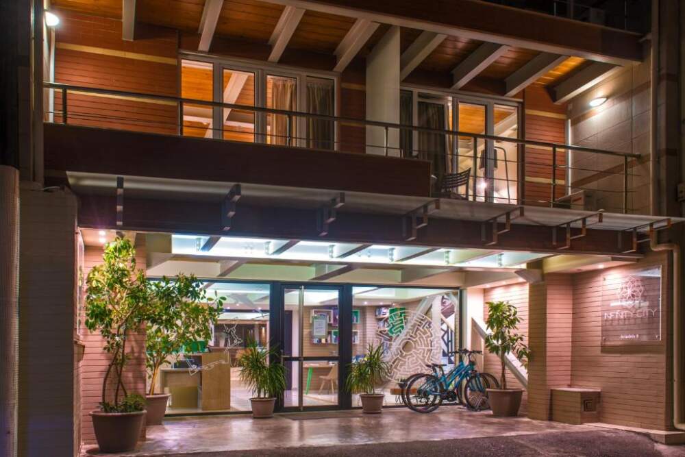 infinite city hotel